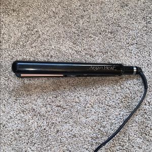 One N Only Argan Oil Straightener